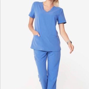FIGS Casma Three-Pocket Scrub Top
